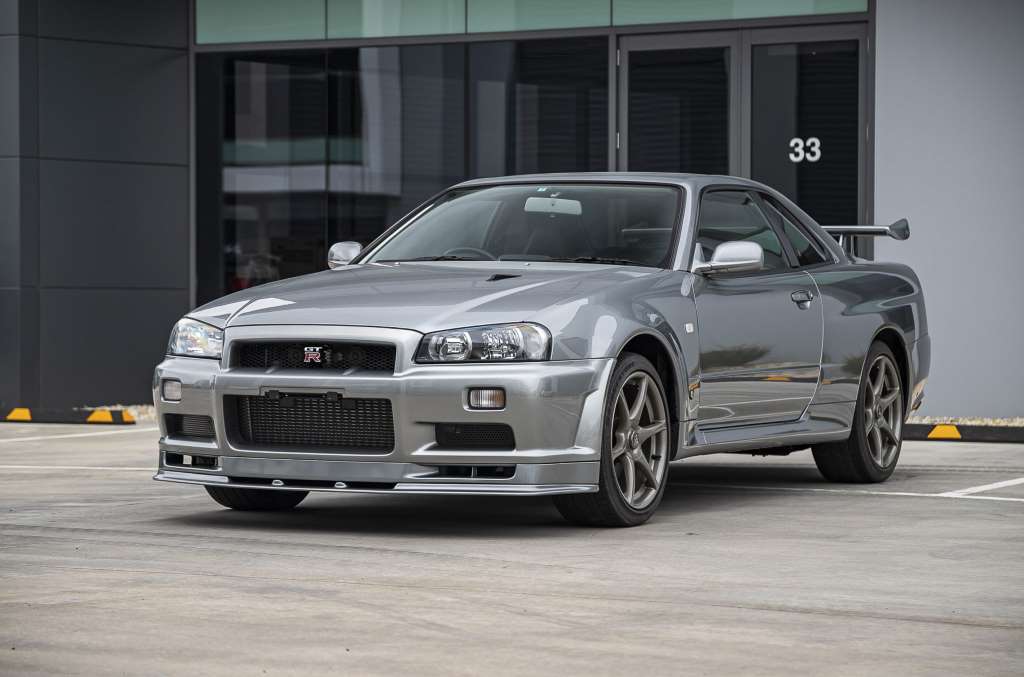 Evolution of Power and Performance: Nissan Skyline GT-R R34 vs. R35